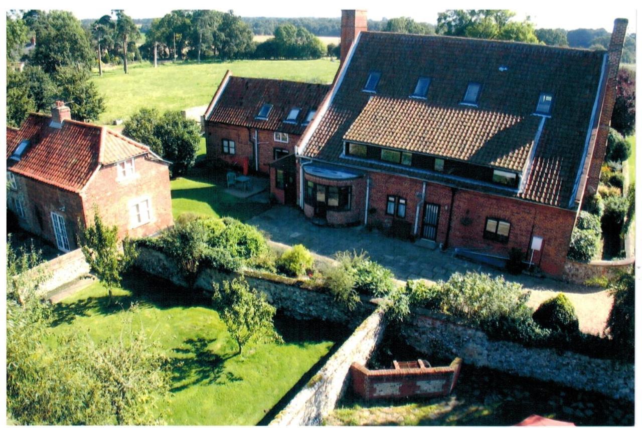 Dairy Cottage Cockley Cley Exterior photo